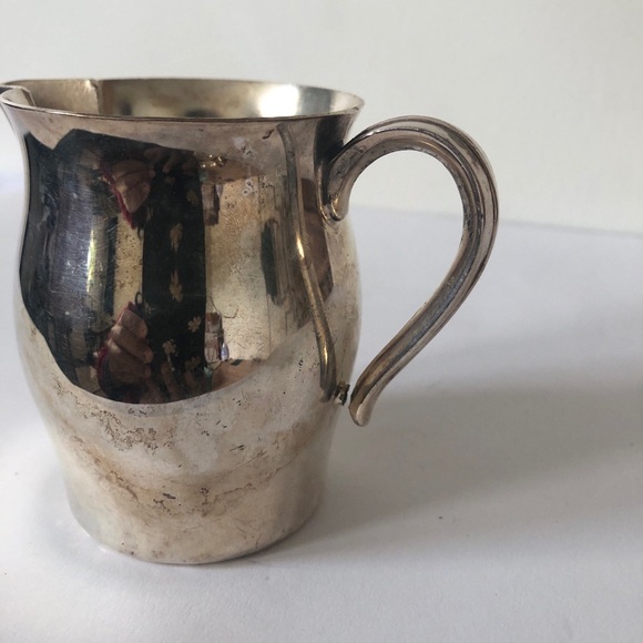 WM Rogers Paul Reverie Reproduced Silver plated creamer - Picture 7 of 7